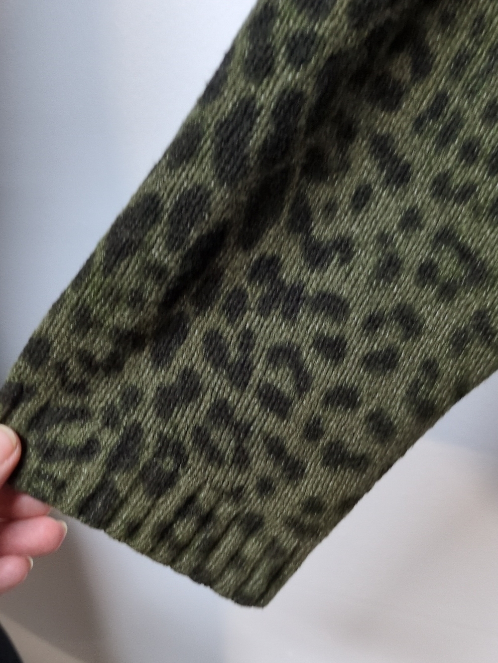 J.Jill Olive Green Leopard Print V-Neck Button Front Cardigan Size L - Picture 6 of 8